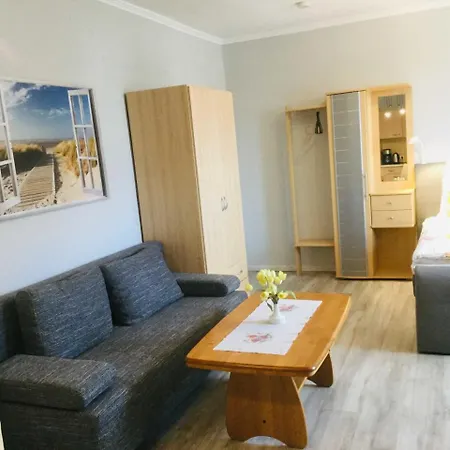 - Lachmoewe Apartment Peenemunde